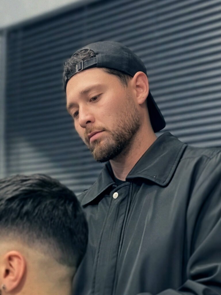 Kauan, Barbeiro da Barbearia Bertonha