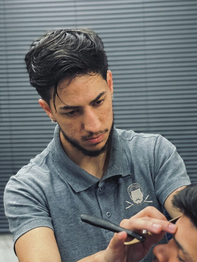 Mário Bertonha, Dono da casa da Barbearia Bertonha